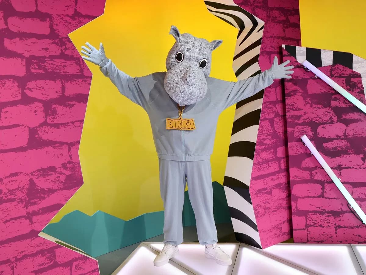 Dikka: Wer steckt hinter dem rappenden Nashorn? Enthüllt!